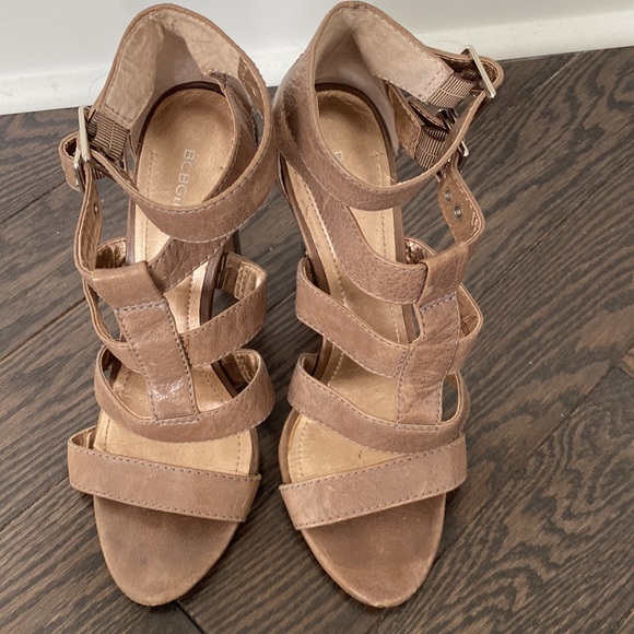 BCBG Generation Caged charcoal/tan sandals - Picture 2 of 7